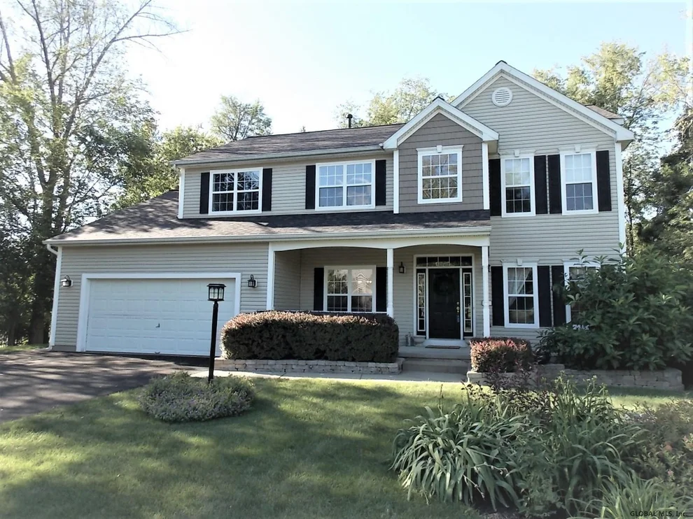 Unit for sale at 7 SANDPIPER Lane, Clifton Park, NY 12148