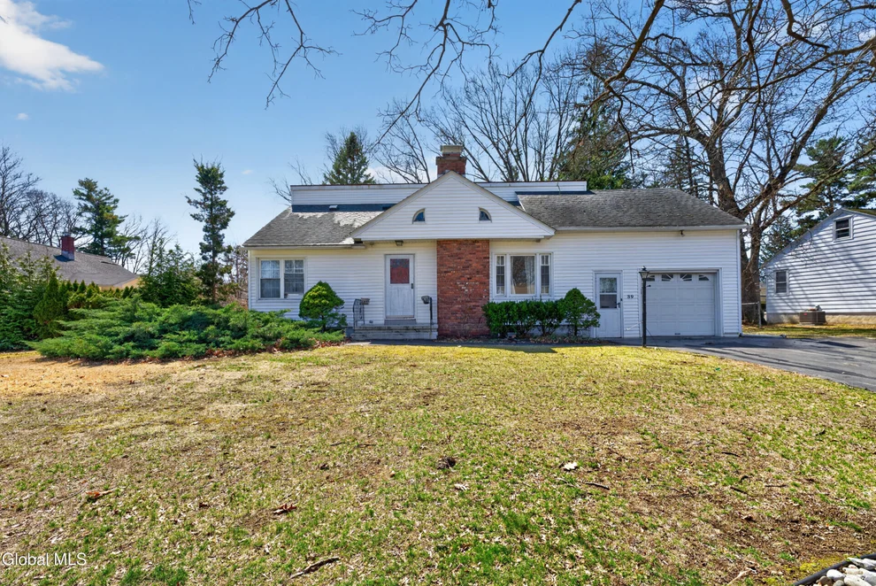 Unit for sale at 39 E Highland Drive, Guilderland, NY 12203