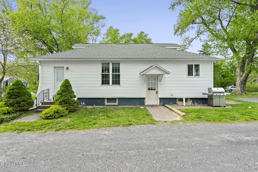 Unit for sale at 294-296 New Salem South Road, New Scotland, NY 12186