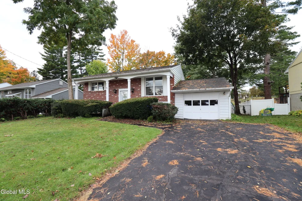 Unit for sale at 26 Vanderbilt Avenue, Saratoga Springs, NY 12866