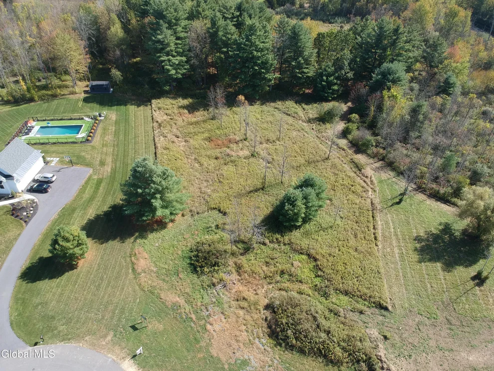 Unit for sale at 4 Vittorio Trail, Clifton Park, NY 12019