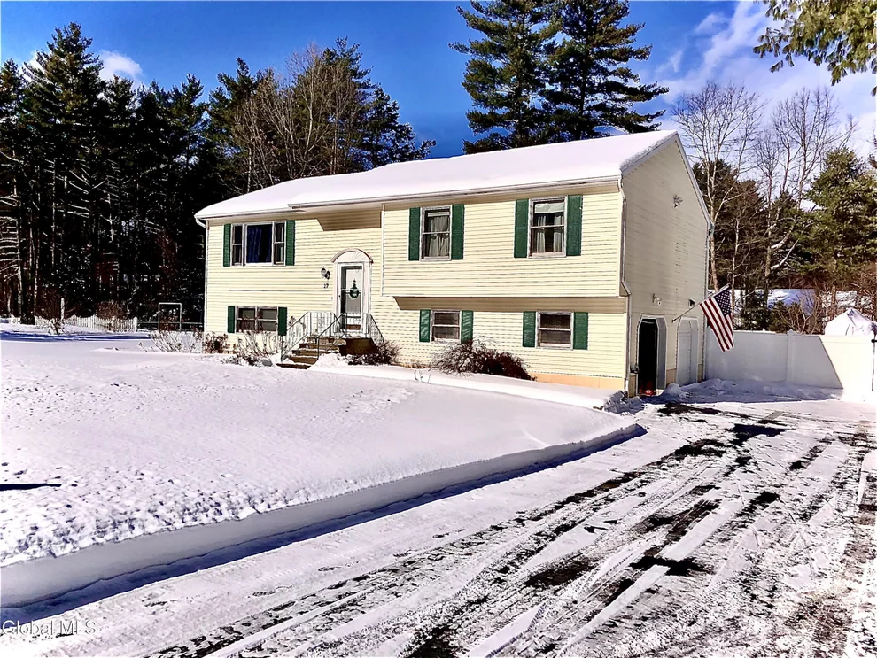 Unit for sale at 17 Herald Drive, Queensbury, NY 12804