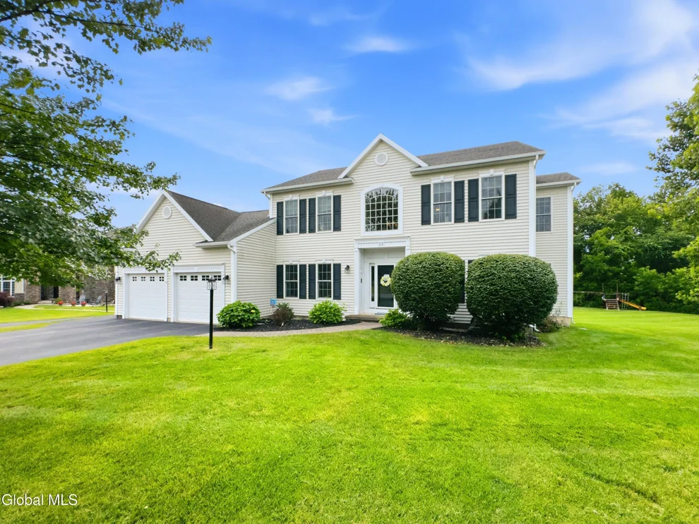 Unit for sale at 29 Heritage Court, Cohoes, NY 12047
