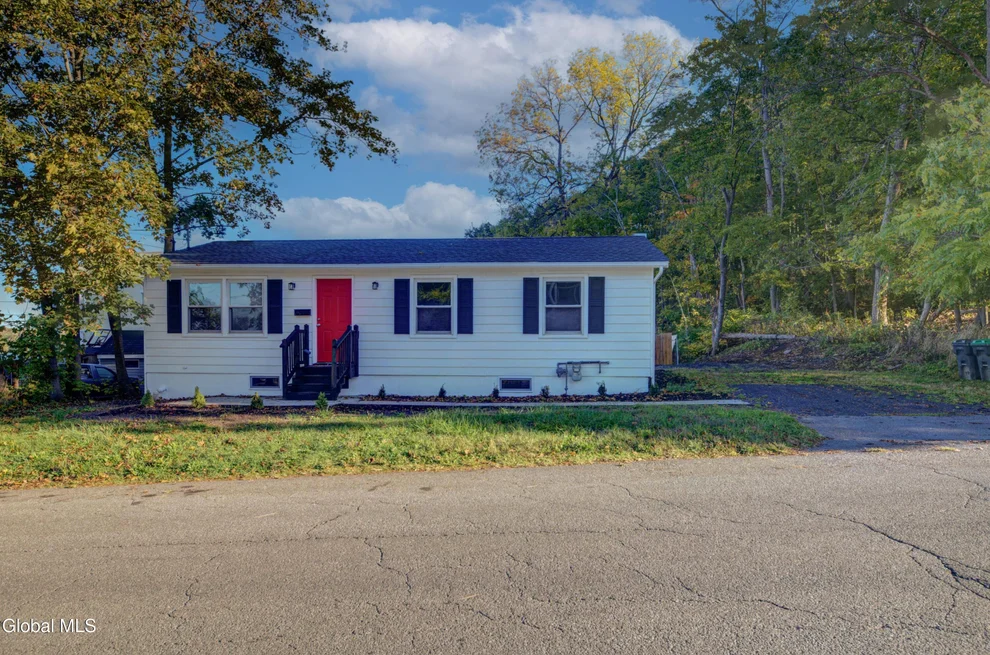 Unit for sale at 3 Seaman Avenue, Castleton-on-Hudson, NY 12033