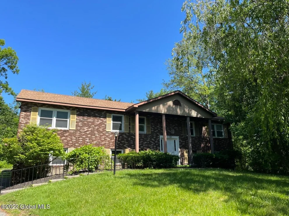 Unit for sale at 1132 Glenmeadow Court, Niskayuna, NY 12309
