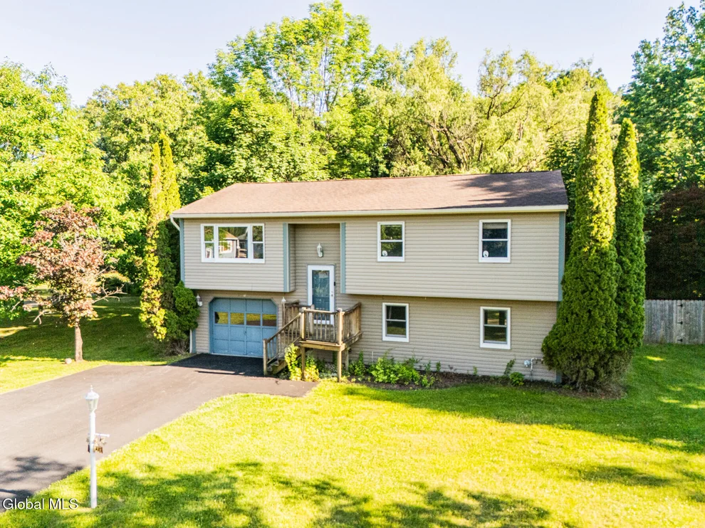 Unit for sale at 6 Chesterwood Court, Ballston Spa, NY 12020