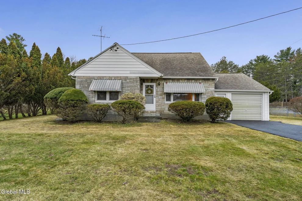 Unit for sale at 1021 Dunnsville Road, Rotterdam, NY 12306