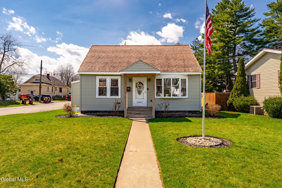 Unit for sale at 1887 Fiero Avenue, Rotterdam, NY 12303