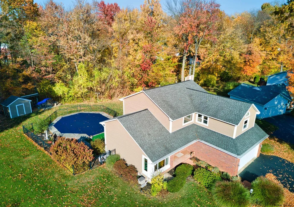 Unit for sale at 9 CLIPPERSHIP Lane, Clifton Park, NY 12188