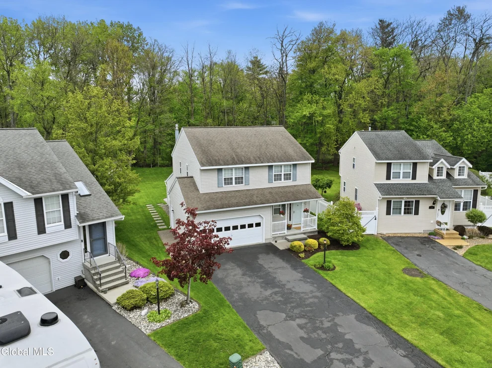 Unit for sale at 41 Wicken Square, Colonie, NY 12205