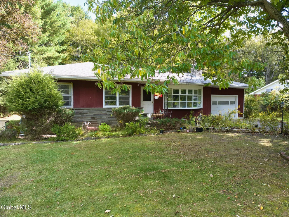 Unit for sale at 38 E Wiggand Drive, Bethlehem, NY 12077