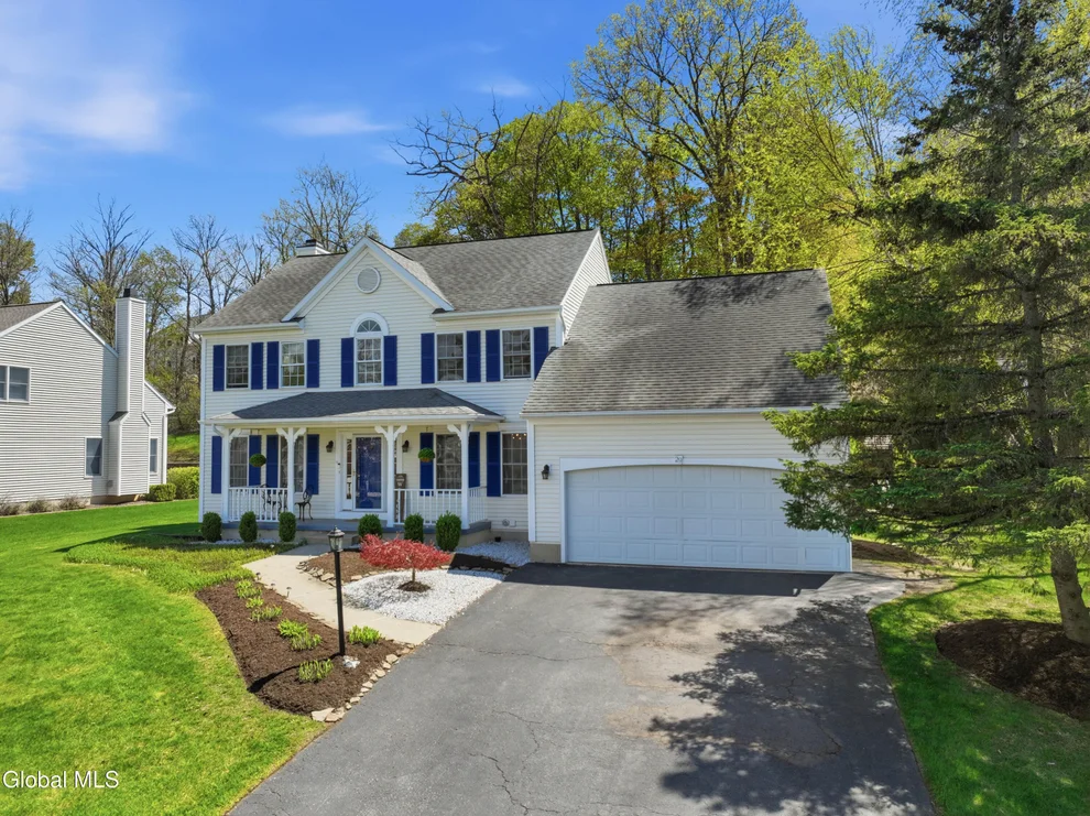 Unit for sale at 29 Dutch Meadows Drive, Colonie, NY 12047