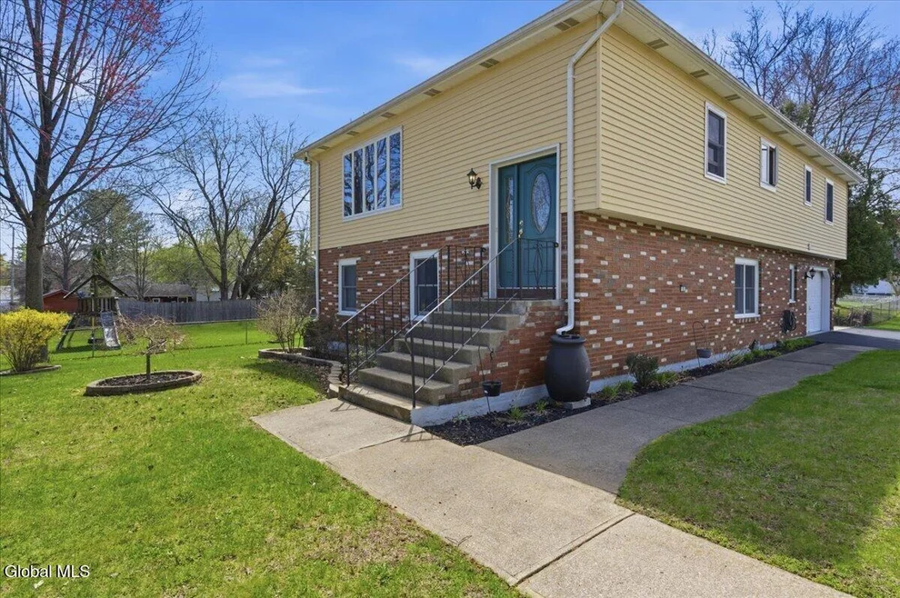 Unit for sale at 18 Norfolk Street, Guilderland, NY 12203