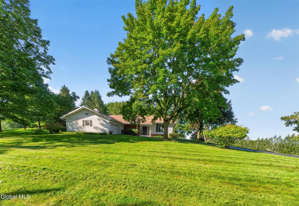 Unit for sale at 1140 Van Hoesen Road, Schodack, NY 12033