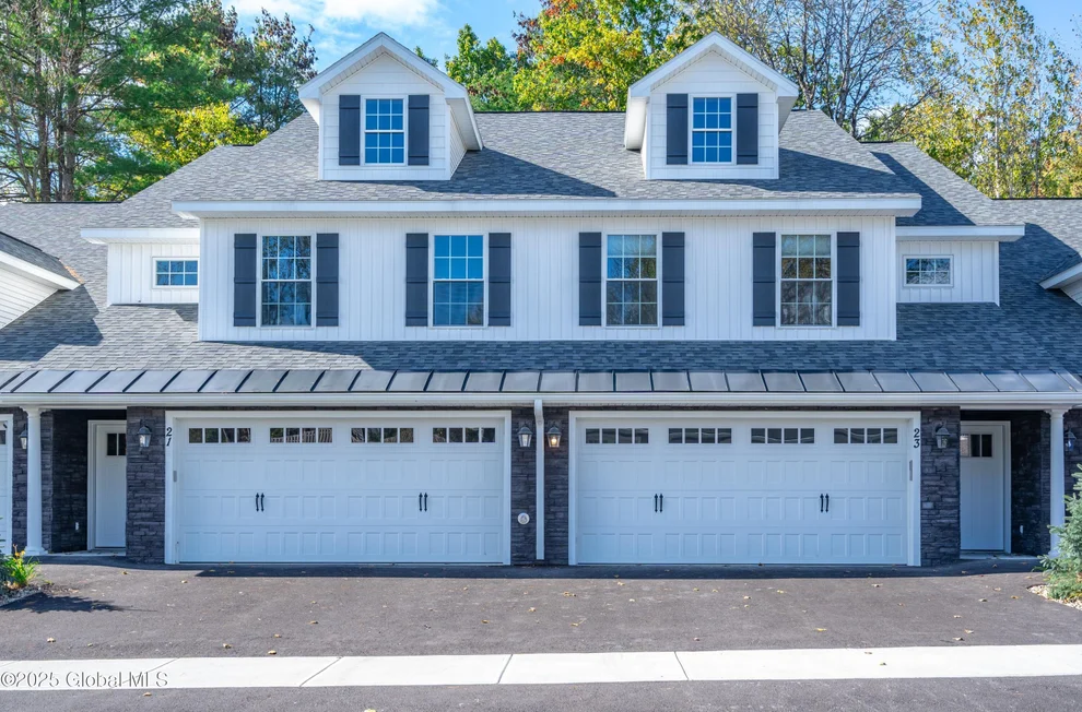 Unit for sale at 139 Carriage Boulevard, Rotterdam, NY 12306