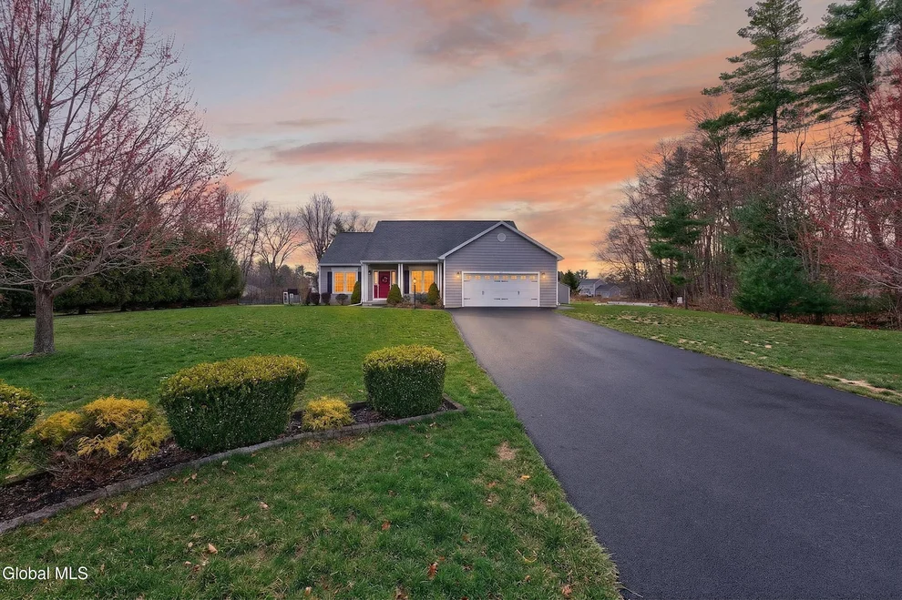 Unit for sale at 16 Woodland Drive, Schodack, NY 12033