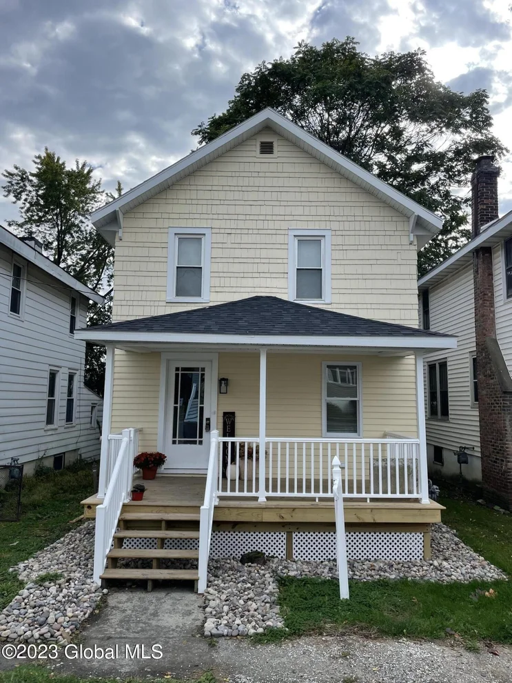 Unit for sale at 8 Hudson Ct. Court, Watervliet, NY 12189