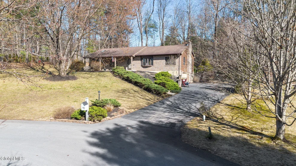 Unit for sale at 19 Crown Point, Ballston, NY 12019
