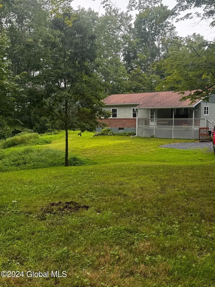 Unit for sale at 242 County Route 67, Saratoga, NY 12866