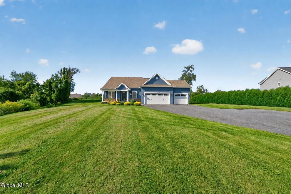 Unit for sale at 72 Somerset Drive, Mechanicville, NY 12118