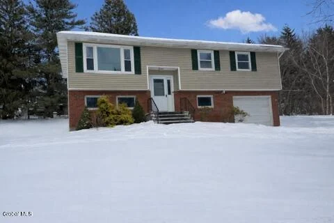 Unit for sale at 23 Meadowlark Drive, Colonie, NY 12110