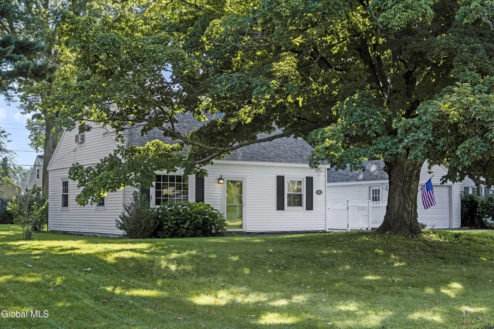 Unit for sale at 1083 Inner Drive, Rotterdam, NY 12303