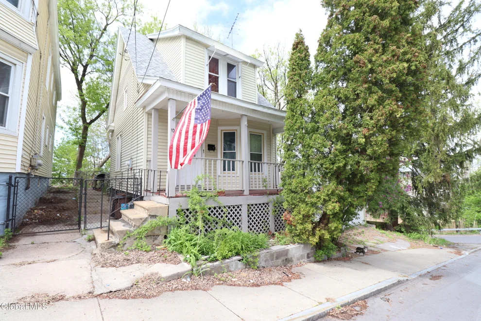 Unit for sale at 10 Daggett Terrace, Schenectady, NY 12307