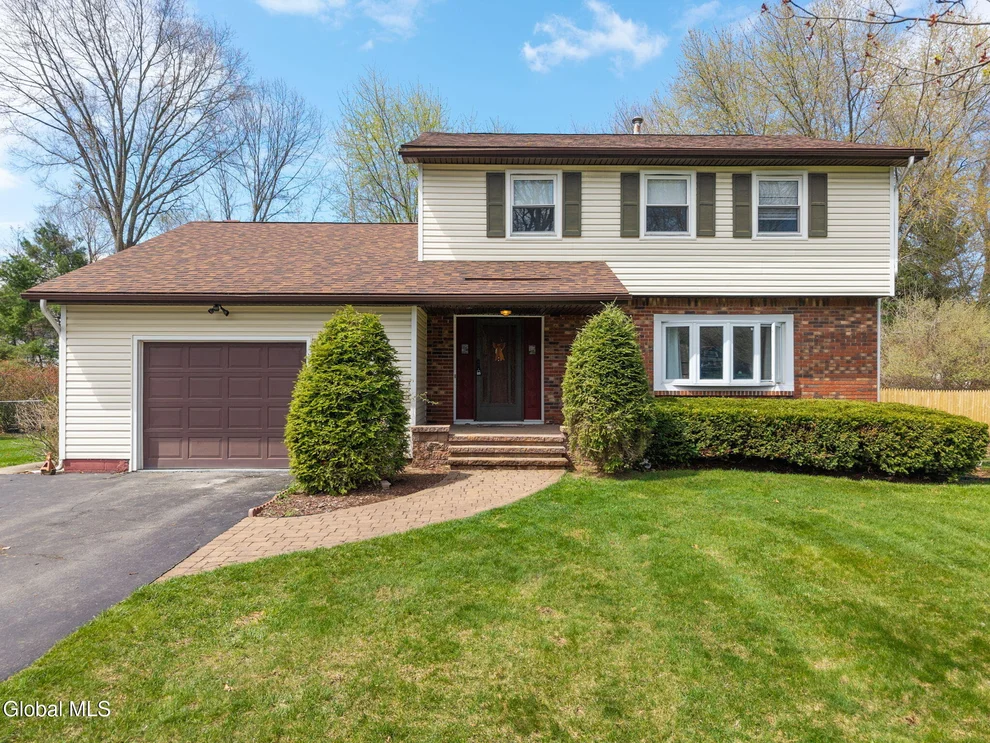 Unit for sale at 5113 Foxwood Drive, Guilderland, NY 12303