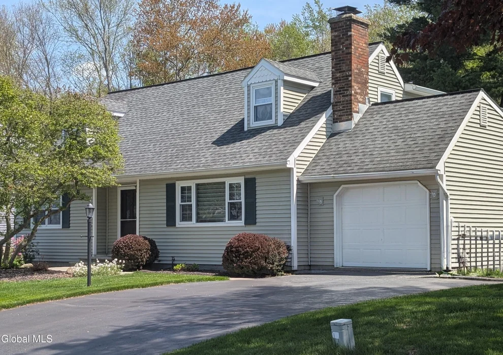 Unit for sale at 27 Hancock Drive, Bethlehem, NY 12077
