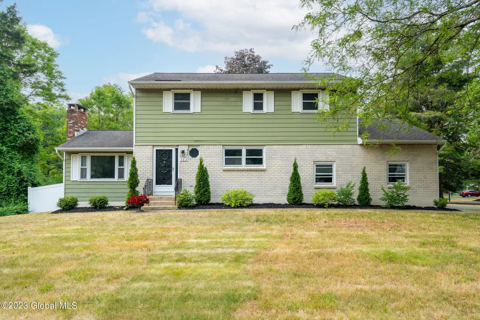 Unit for sale at 362 Lake Avenue, Saratoga Springs, Inside, NY 12866