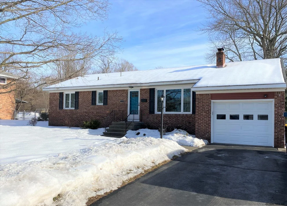 Unit for sale at 10 MIRACLE Lane, Colonie, NY 12211