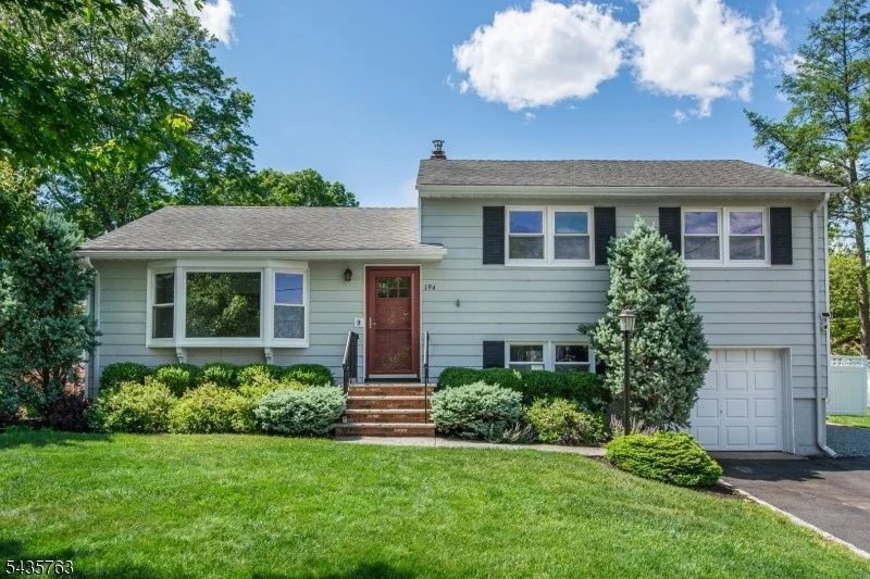 Unit for sale at 194 Whippany Rd, Hanover Twp., NJ 07981-1725