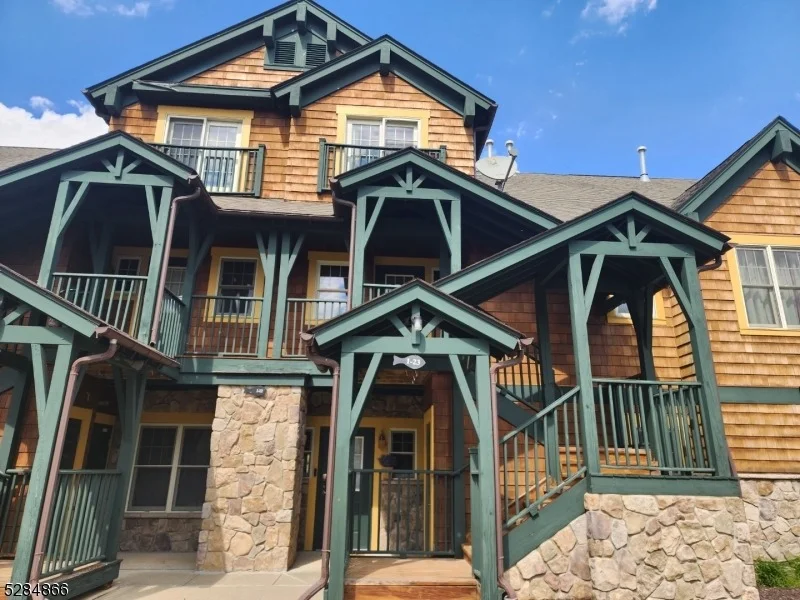 Unit for sale at 1 Pine Crescent, Vernon Twp., NJ 07462-3336