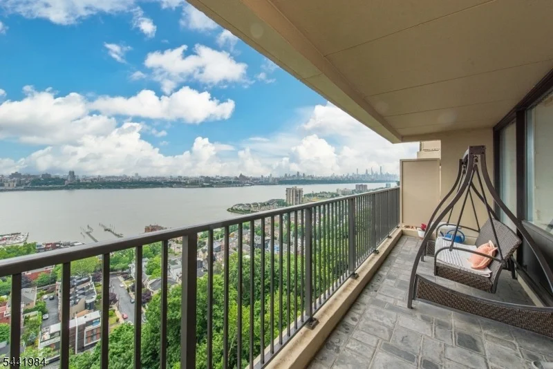 Unit for sale at 3 Horizon Road, Fort Lee Boro, NJ 07024