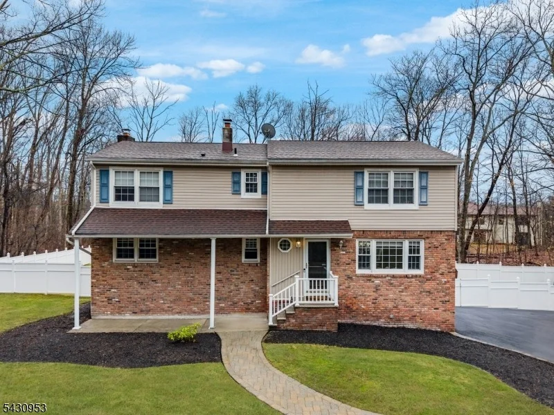 Unit for sale at 6 Hillsdale Ter, Vernon Twp., NJ 07461-4000