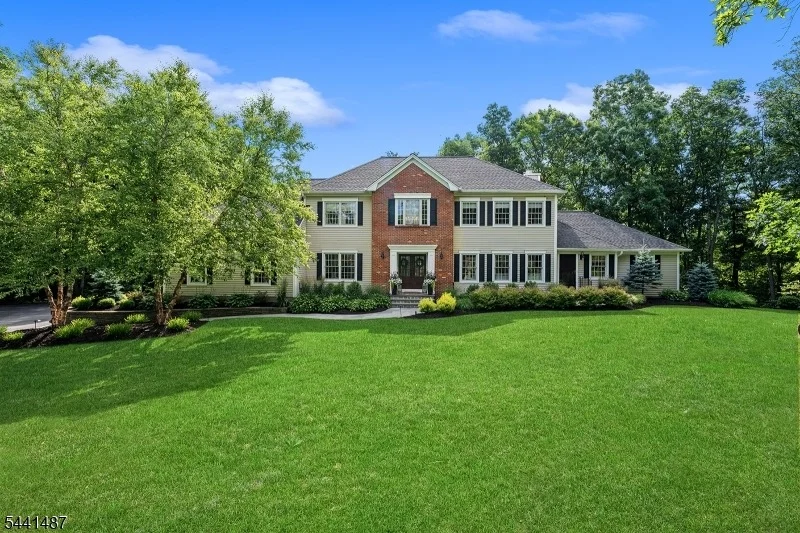 Unit for sale at 6 White Tail Ct, Hardyston Twp., NJ 07460-1402