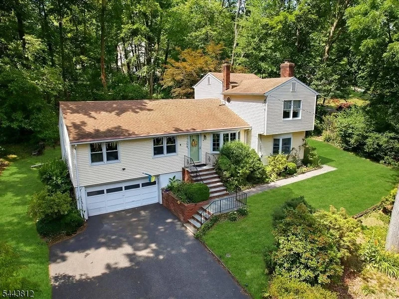 Unit for sale at 76 Long Hill Rd, Long Hill Twp., NJ 07933-1432