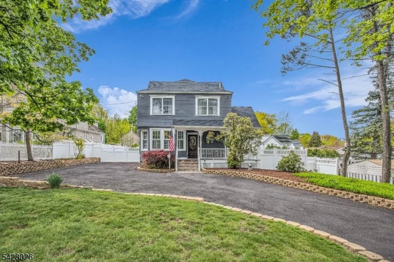 Unit for sale at 152 Long Hill Rd, Little Falls Twp., NJ 07424-2328