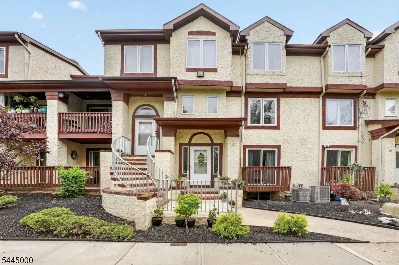 Unit for sale at 109 Michaels Ct, Woodbridge Twp., NJ 07095-1430