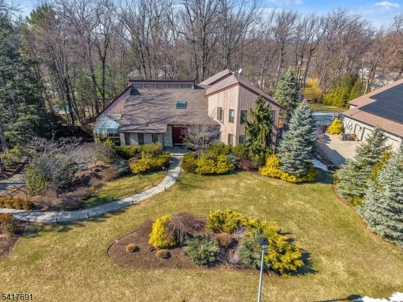 Unit for sale at 17 Brentwood Dr, North Caldwell Boro, NJ 07006-4336