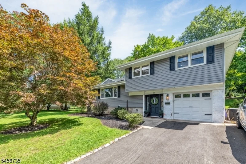 Unit for sale at 25 Windsor Ct, Norwood Boro, NJ 07648-1607