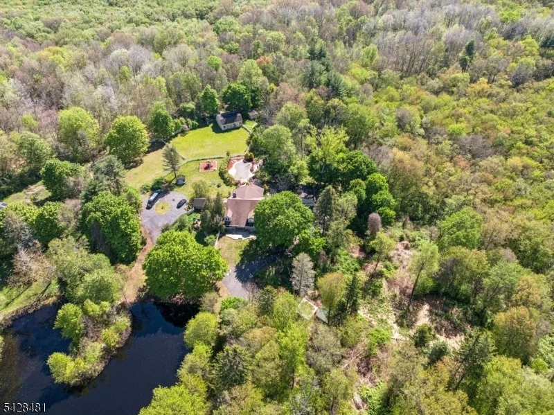 Unit for sale at 396 Berkshire Valley Rd, Jefferson Twp., NJ 07885-1008