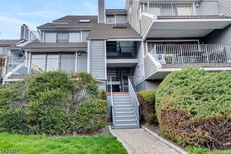 Unit for sale at 8 Cove Ln, North Bergen Twp., NJ 07047-6237