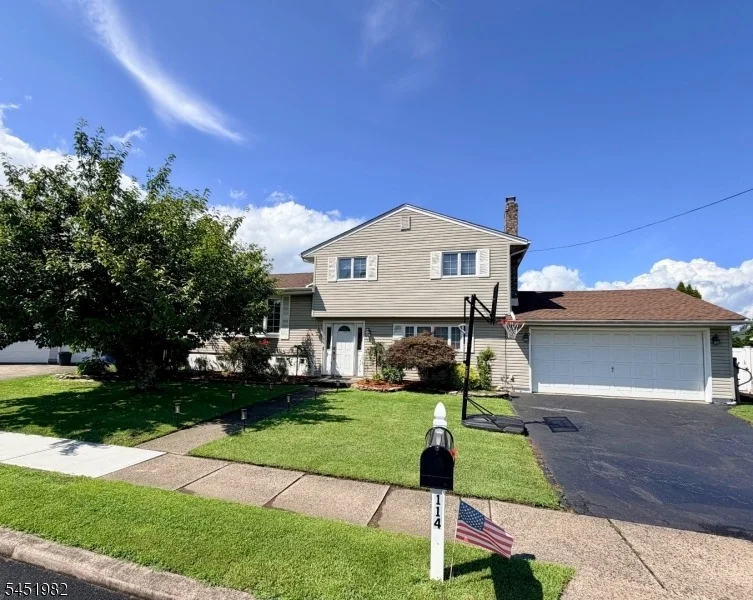 Unit for sale at 114 Sandra Dr, Totowa Boro, NJ 07512-1172