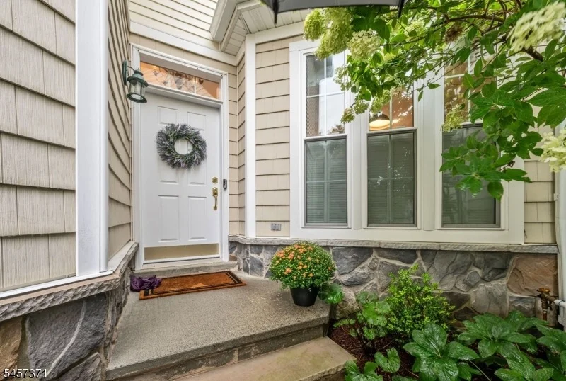 Unit for sale at 4 Kingsley Evans Cir, Oakland Boro, NJ 07436-2320