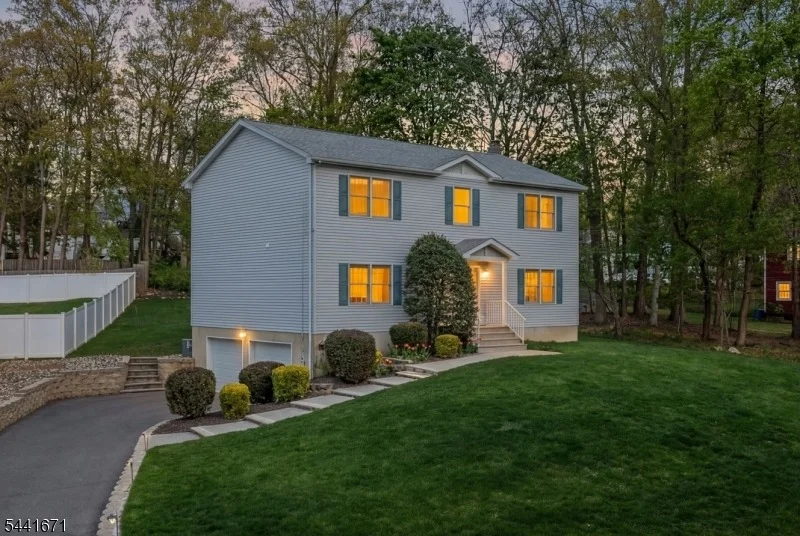 Unit for sale at 27 Harvest Ln, Livingston Twp., NJ 07039-2750