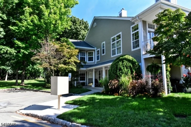 Unit for sale at 1240 Garrison Ct, Mahwah Twp., NJ 07430-3237