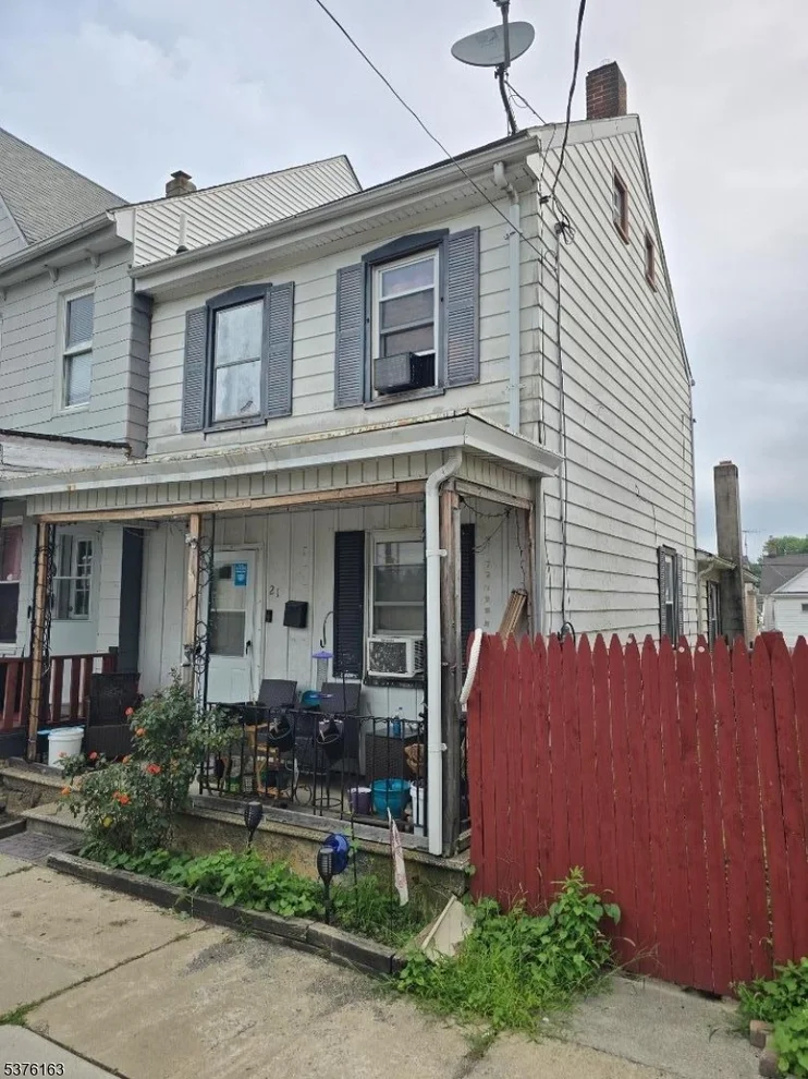 Unit for sale at 21 Railroad Ave, Phillipsburg Town, NJ 08865-3211