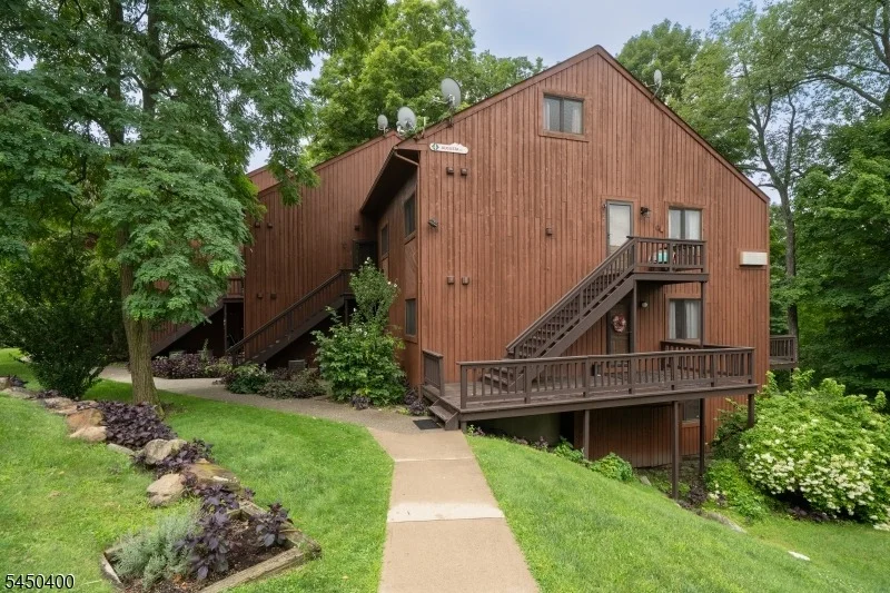 Unit for sale at 4 Augusta Dr, Vernon Twp., NJ 07462-2597