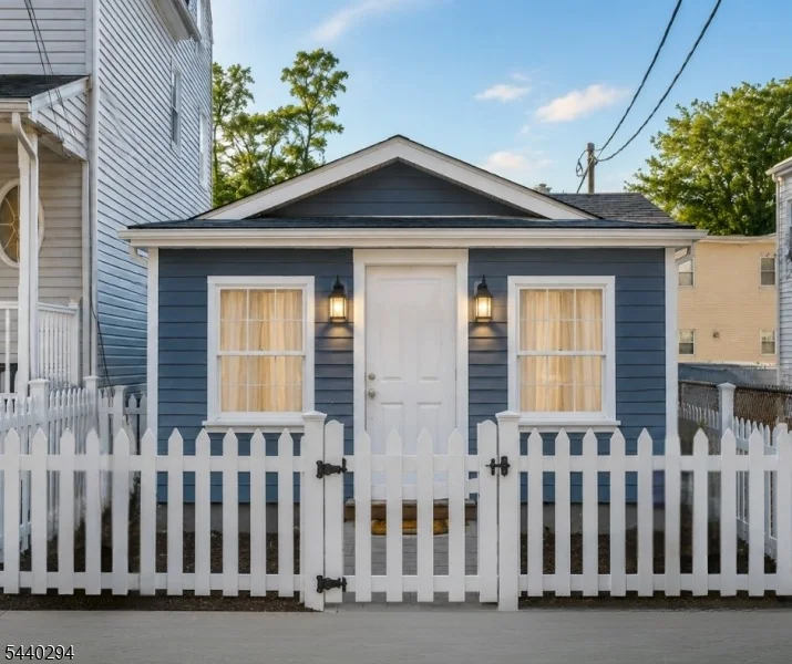 Unit for sale at 197 Edmund Ave, Paterson City, NJ 07502-1844